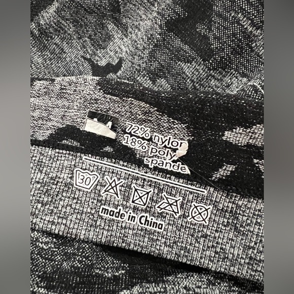 SHEIN Workout Outfit - Picture 3 of 9